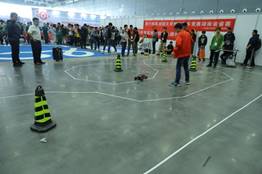说明: E:\湖南省机器人与人工智能学会\学会开展的活动\2019年\2019中国(长沙)国际智能制造博览会\2019年湖南省机器人大赛\大赛相片\谢锦拍摄\微信图片_20190509195449.jpg